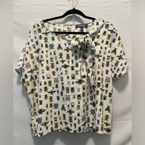 MODCLOTH like new! Unique Insect blouse with great tie in front. Size XL
